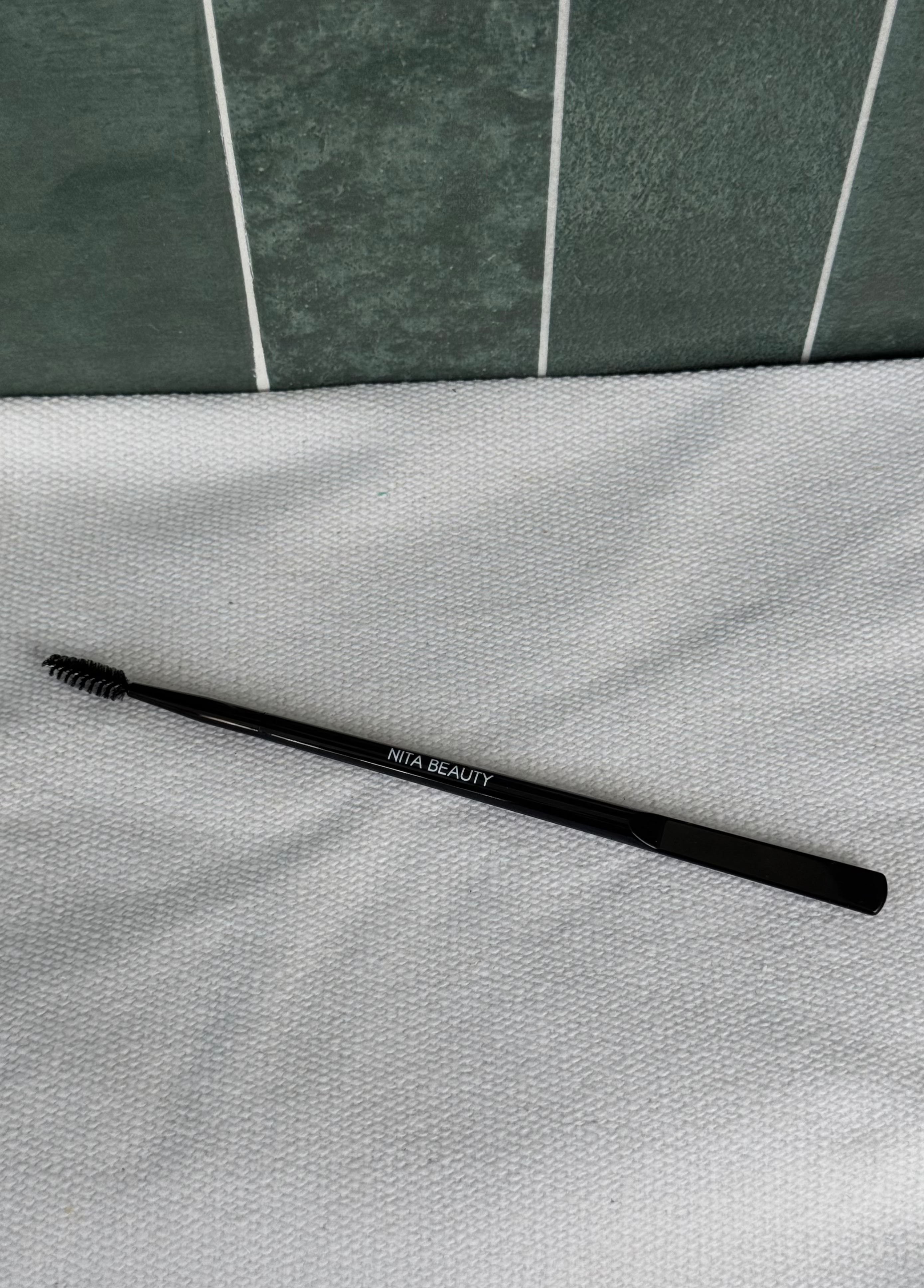 💗 Brosse à sourcils
